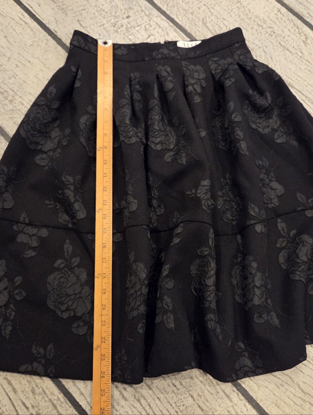 Vintage Elle Black Floral Skirt Size 4 - Picture 2 of 6
